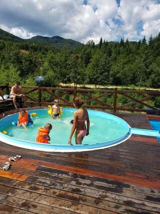 Курортные отели Edelweiss Carpathians Migovo Мигово-5